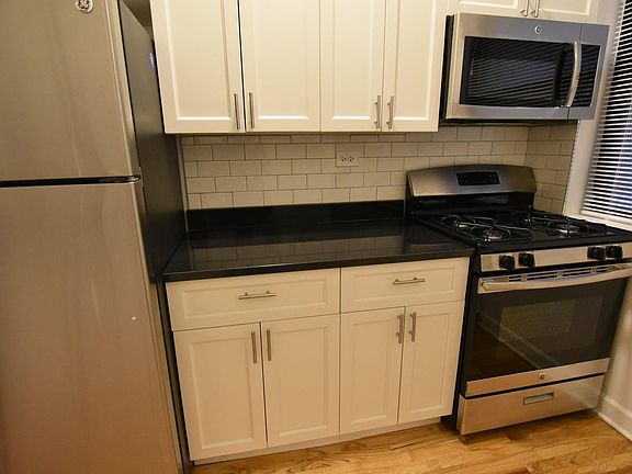 4th image of 3806 N Broadway St #2