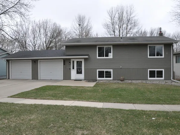 126 Santee Trl, Brookings, SD 57006
