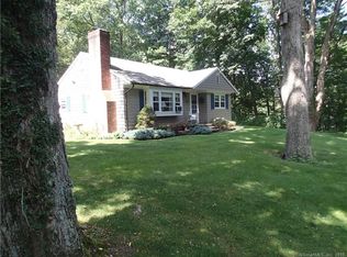 251 Old Newtown Rd, Monroe, CT 06468