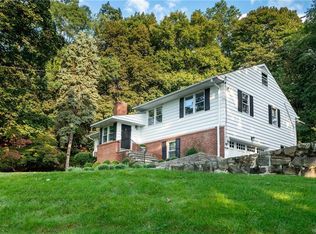 14 Rayson Ln, Dobbs Ferry, NY 10522