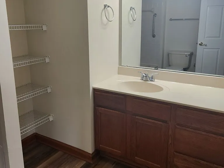 200 Independence Ln #B1 — Photo 2