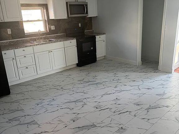 5th image of 20 Inkerman St Floor 3
