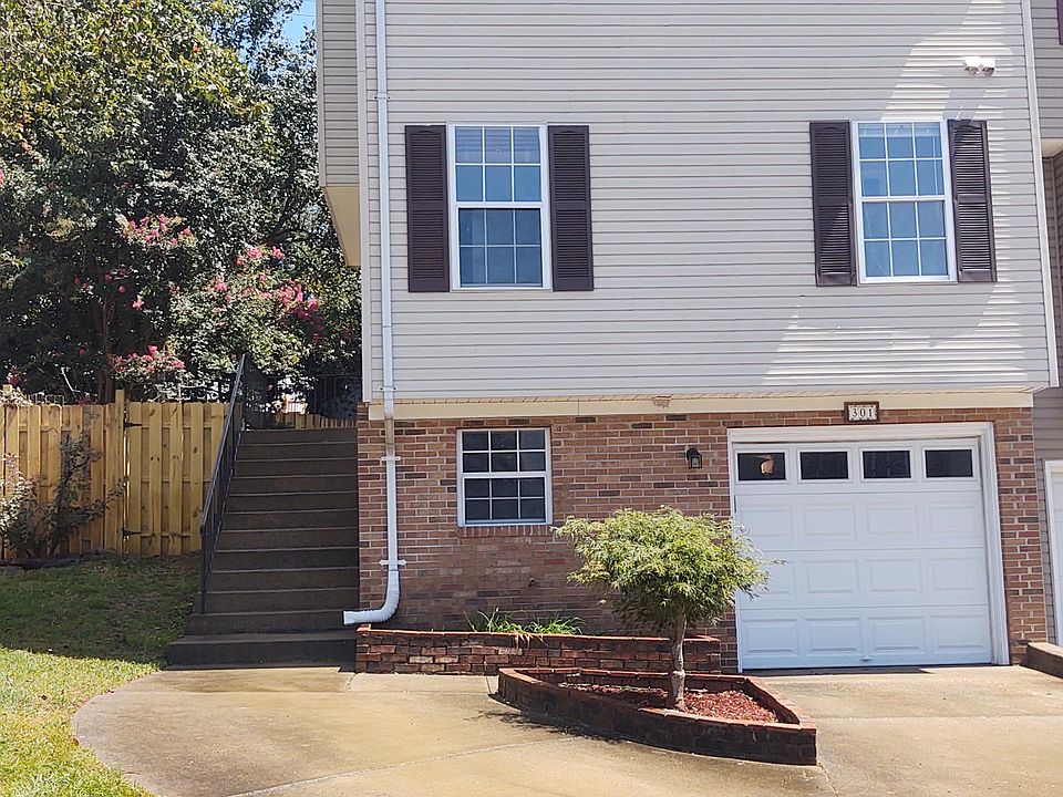 1st image of 301 Staunton Ct