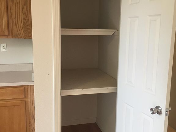 4th image of 6880 Lexington Dr