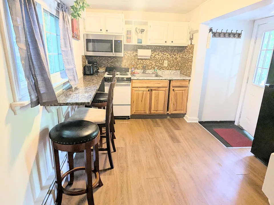 11 Cottage Ave #2
