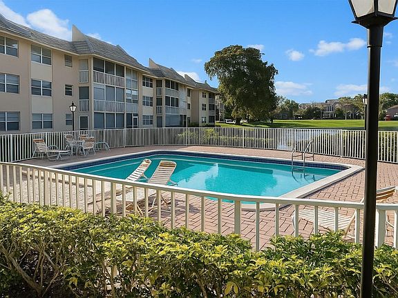 3rd image of 2850 Forest Hills Boulevard #204