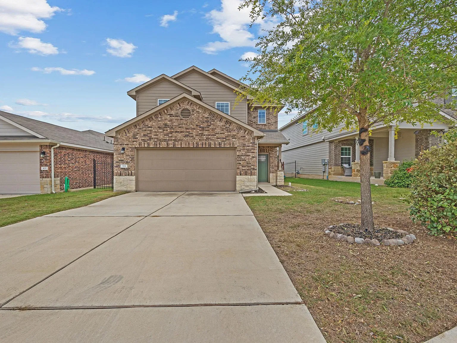 4 bed, 2162 sqft, $2,225 — Photo 2
