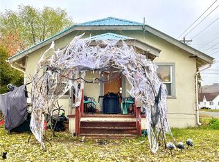 402 S Main St, Omak, WA 98841