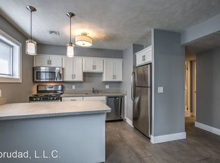 428 N 40th St APT 1, Omaha, NE 68131
