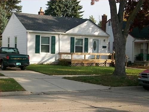 2nd image of 26356 Eton Ave