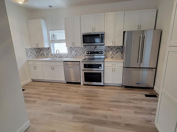 5th image of 4129 Concordia Ave