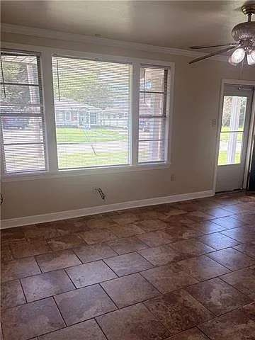 3 bed, 1.0 bath, 1600 sqft, $1,800 — Photo 3