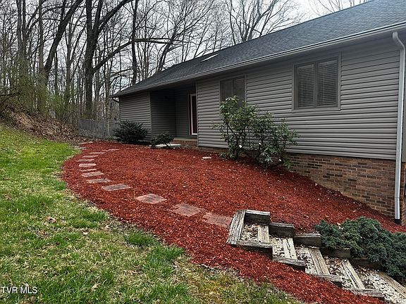 2nd image of 400 Wimberly Pl