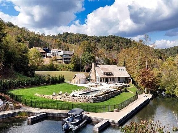 3rd image of 130 Cove View Ln
