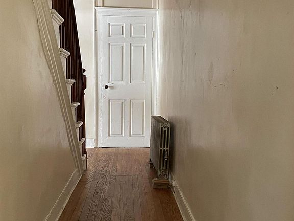 5th image of 1073 Dalton Ave