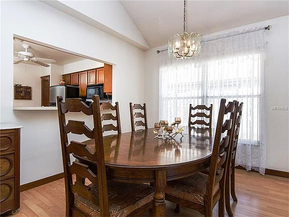 4th image of 226 Bristol Cir