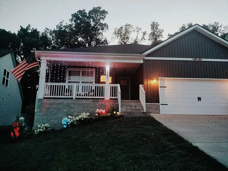 Jackie Lorraine Dr — Photo 1