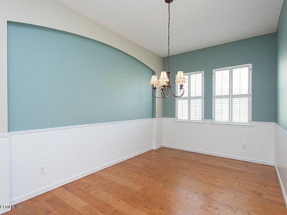 5th image of 2449 Winchester Ln