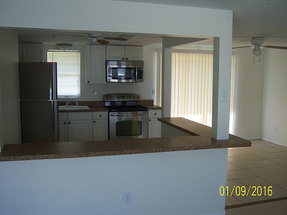 Seving /breakfast counter