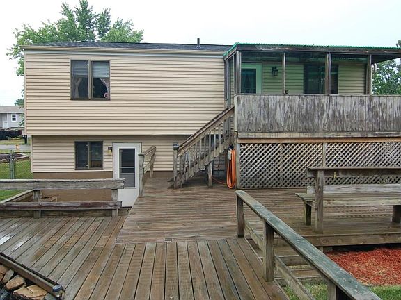 4th image of 3821 Danube Dr