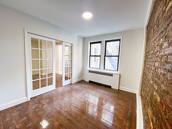 3rd image of 3111 Crescent St APT A1