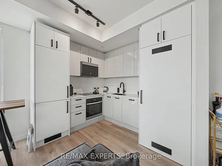 280 Dundas St W #1805 — Photo 18