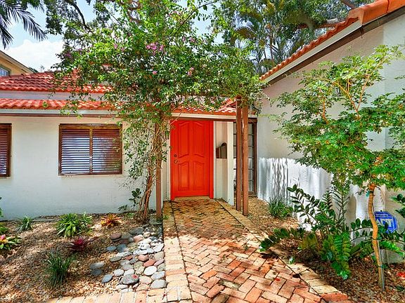 4th image of 3633 Poinciana Ave