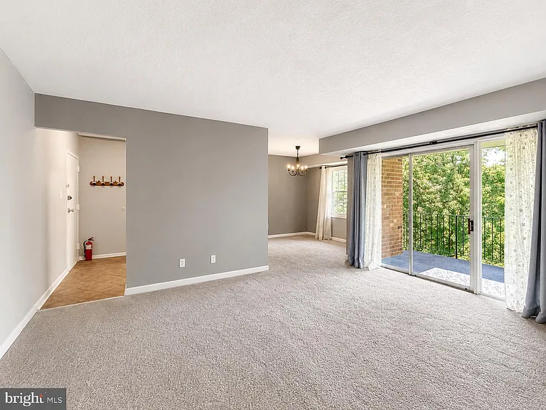 3830 Lyndhurst Dr #303 — Photo 9