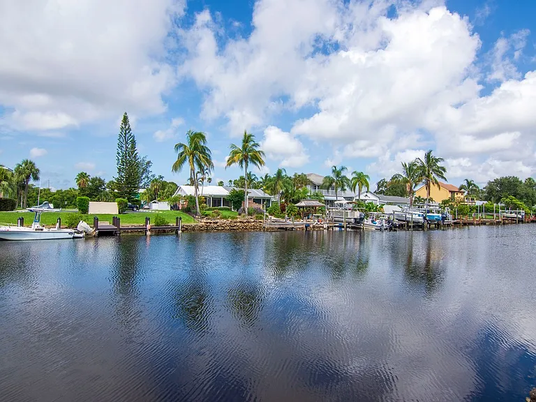 1914 Robalo Dr — Photo 29