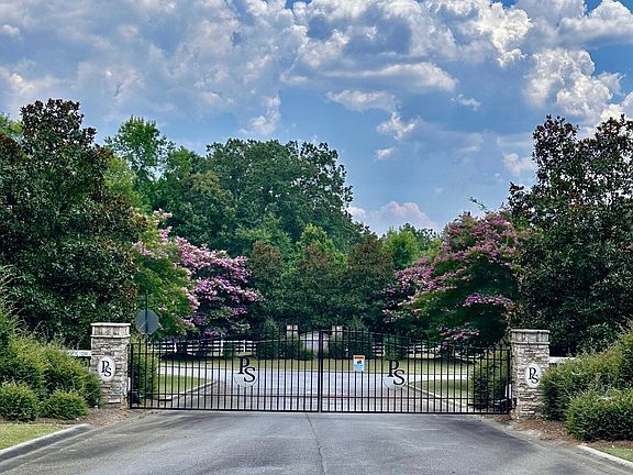 4th image of 16 S Pointe Dr