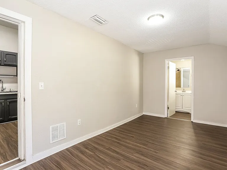 2839 Spring Park Rd — Photo 10