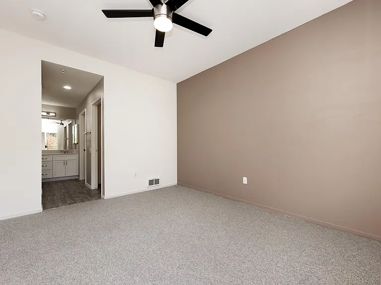 220 Caldecott Ln #201 — Photo 25