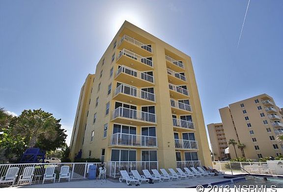 4th image of 425 S Atlantic Ave #701