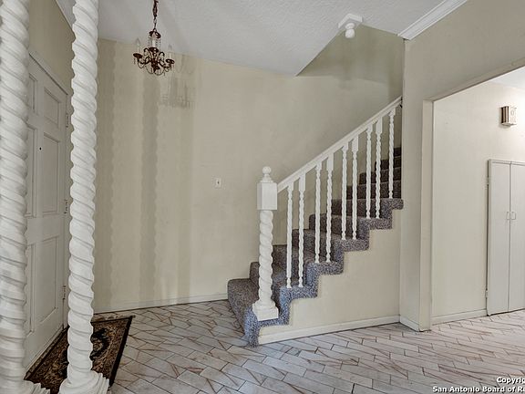5th image of 511 Thelma Dr