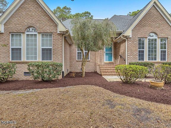 2nd image of 506 Periwinkle Way