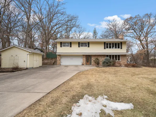 1615 Myrtle St N, Maplewood, MN 55119