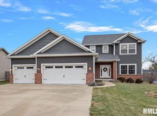 905 Cypress Dr, Chatham, IL 62629