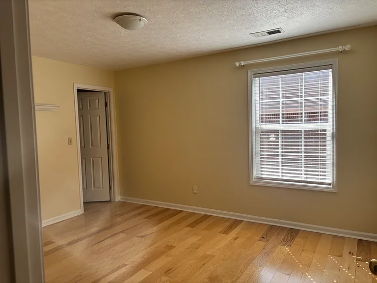 1116 Benjamin Ln — Photo 25