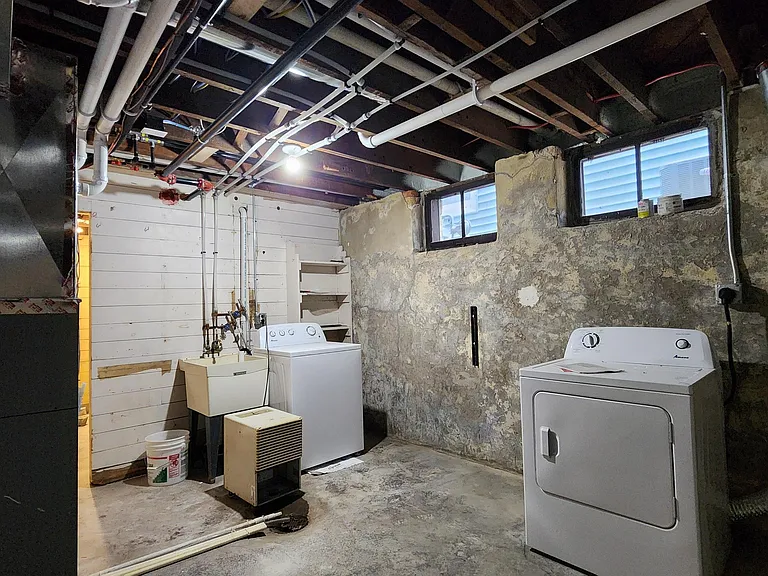908 E Gorham St #1 — Photo 29