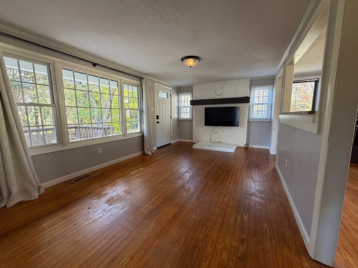 East AVL - Cute 3/1 with Flex Space and Shed — Photo 3