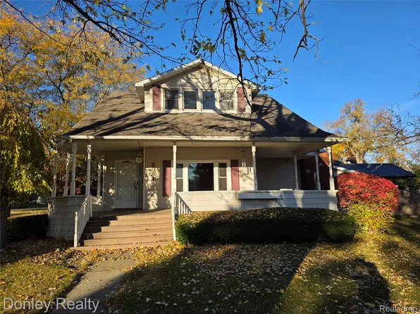 3092 Moore St, Marlette, MI 48453