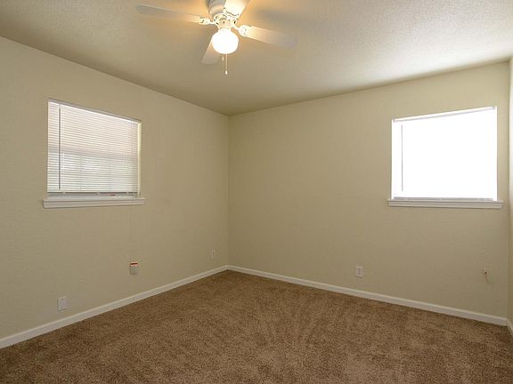 2nd image of 807 Tamworth Dr