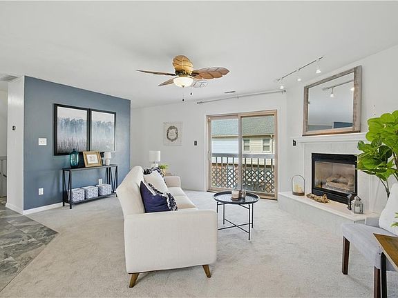 3rd image of 2302 Merry Oaks Ct