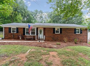 121 Worthingway Ct, King, NC 27021