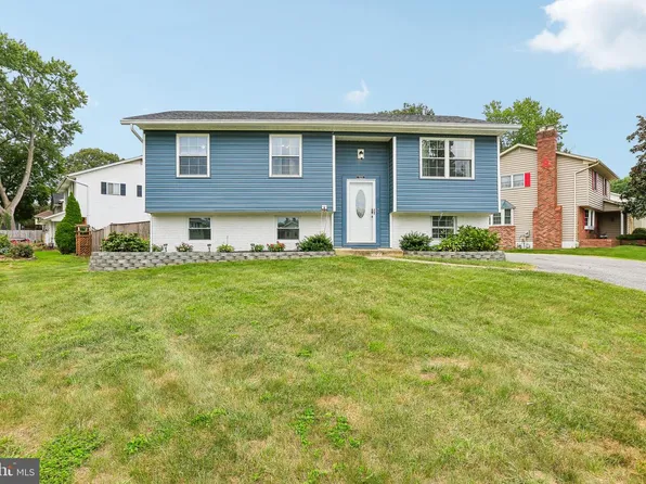 523 Chalet Dr W, Millersville, MD 21108