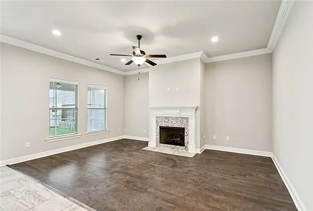 3 bed, 2.0 bath, 1825 sqft, $2,200 — Photo 2