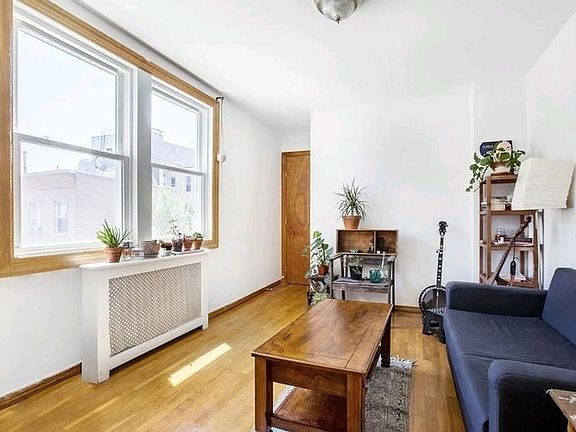 5th image of 179 Eckford St #2