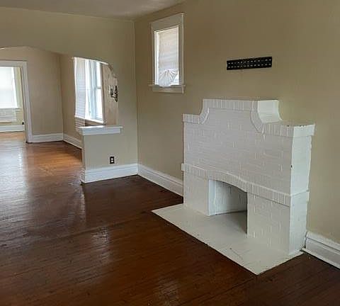 3rd image of 5939 Park Ln
