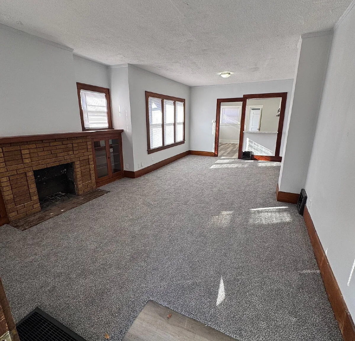 2 bed, 1.0 bath, $895 — Photo 3