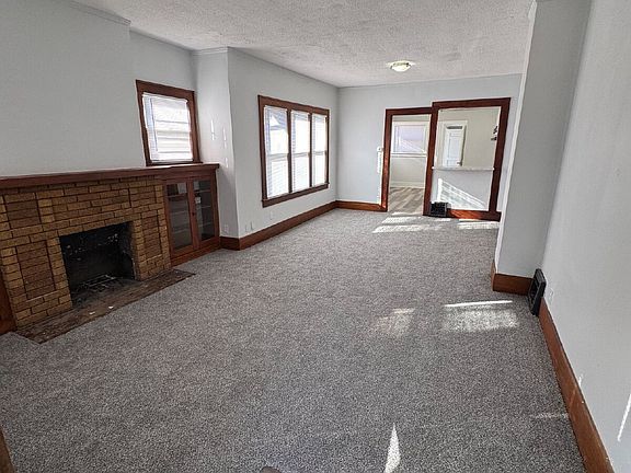 3rd image of 341 N Grove Dr